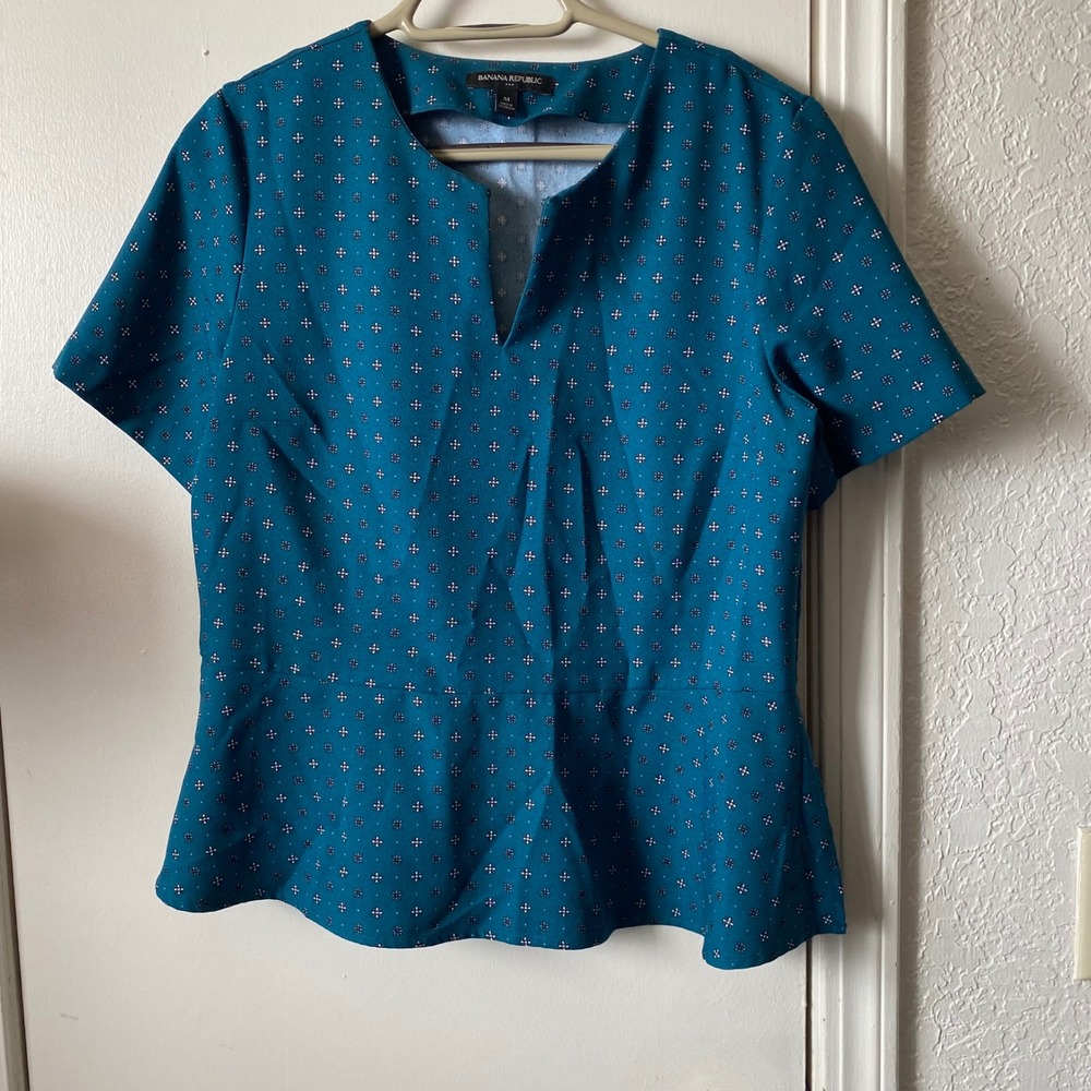 Banana‎ Republic Teal Blue Geometric Floral Peplum Blouse Split V-Neck Womens M